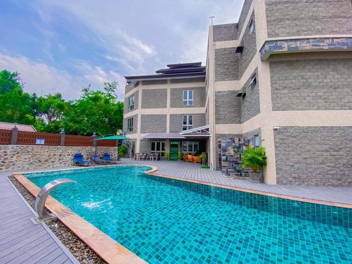 Cha Li'S Family Hotel&Hostel Pai Bagian luar foto